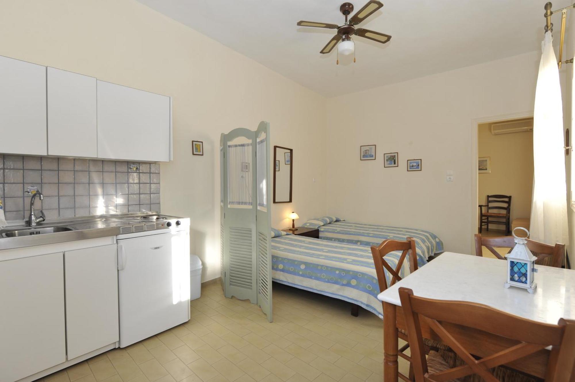 George'S Beach Studios Алики Экстерьер фото